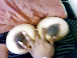 Big skaisti tits 