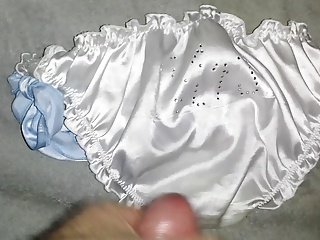 Eşi & ' s Beyaz İpeksi Külot üzerinde spermden