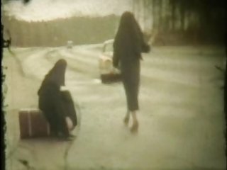 سرجاده ایستادن وباژست جهت خود را نشان دادن راهبه ها