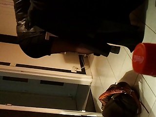 hummm môj zadok priateľka, nájdete ju guľatý zadok P4