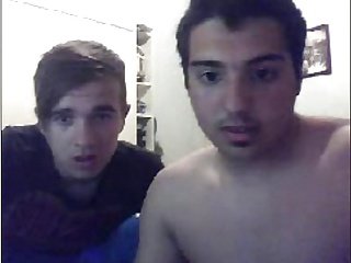 2 gay griegos los niños se divierten en la webcam