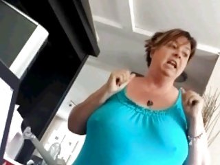 همسر BBW با نوک سینه ها چابک