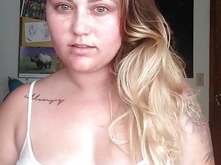 Cute Chubby Teen striptýz na Webcam
