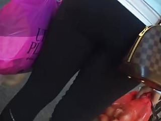 Gilf Arsch in Yoga Hosen